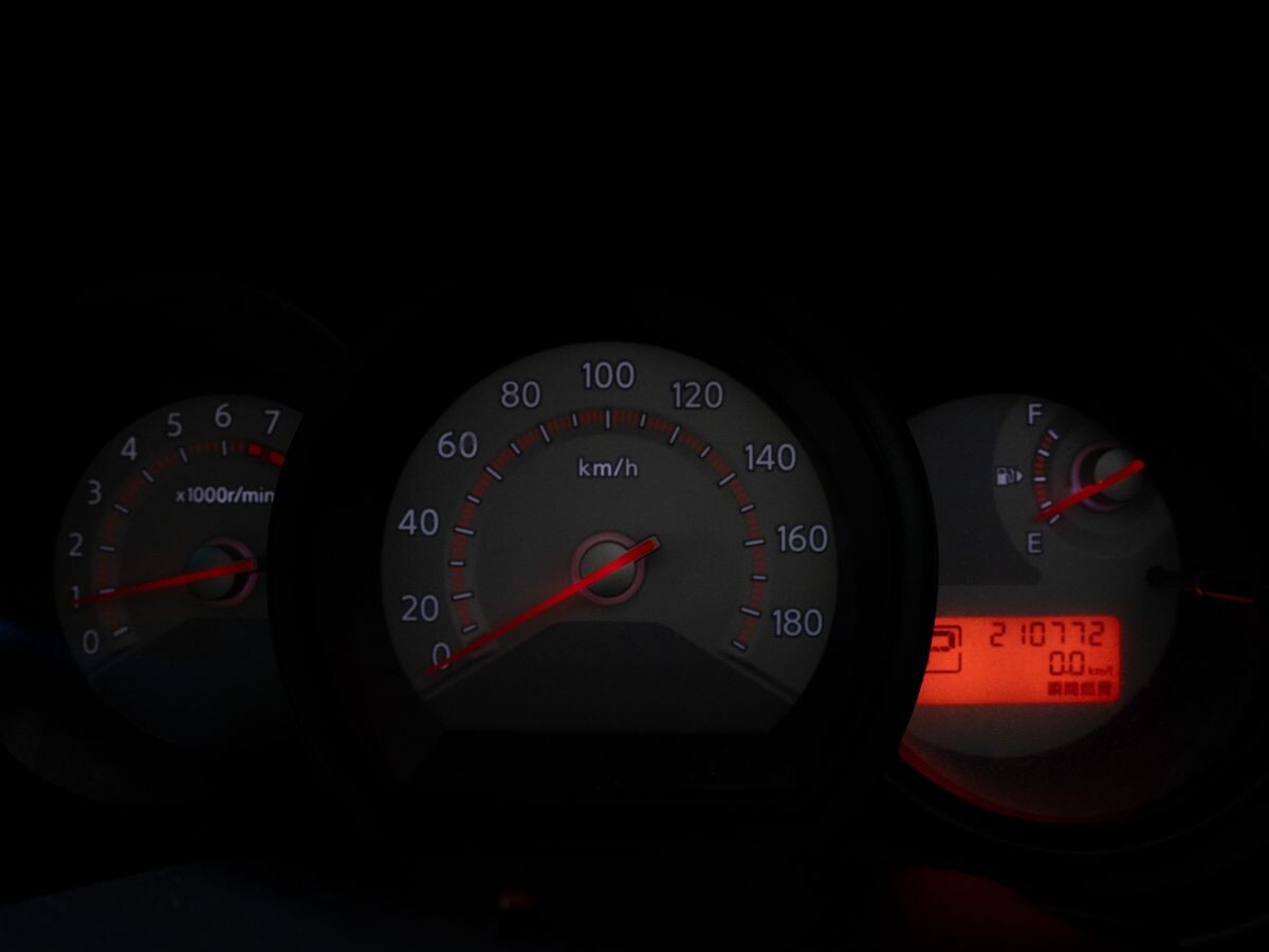 Nissan Tiida 2009 - фото автомобиля