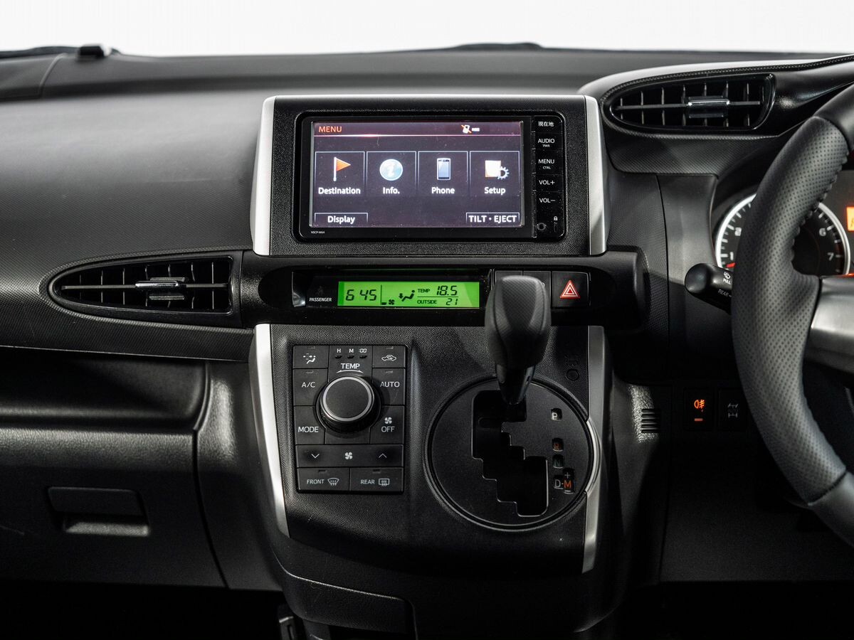 Toyota Wish 2016 - фото автомобиля