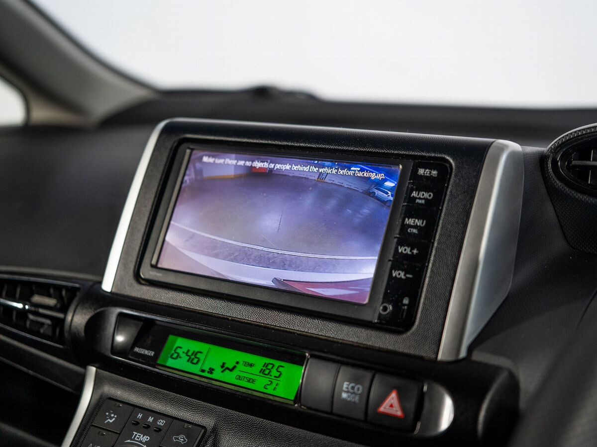 Toyota Wish 2016 - фото автомобиля