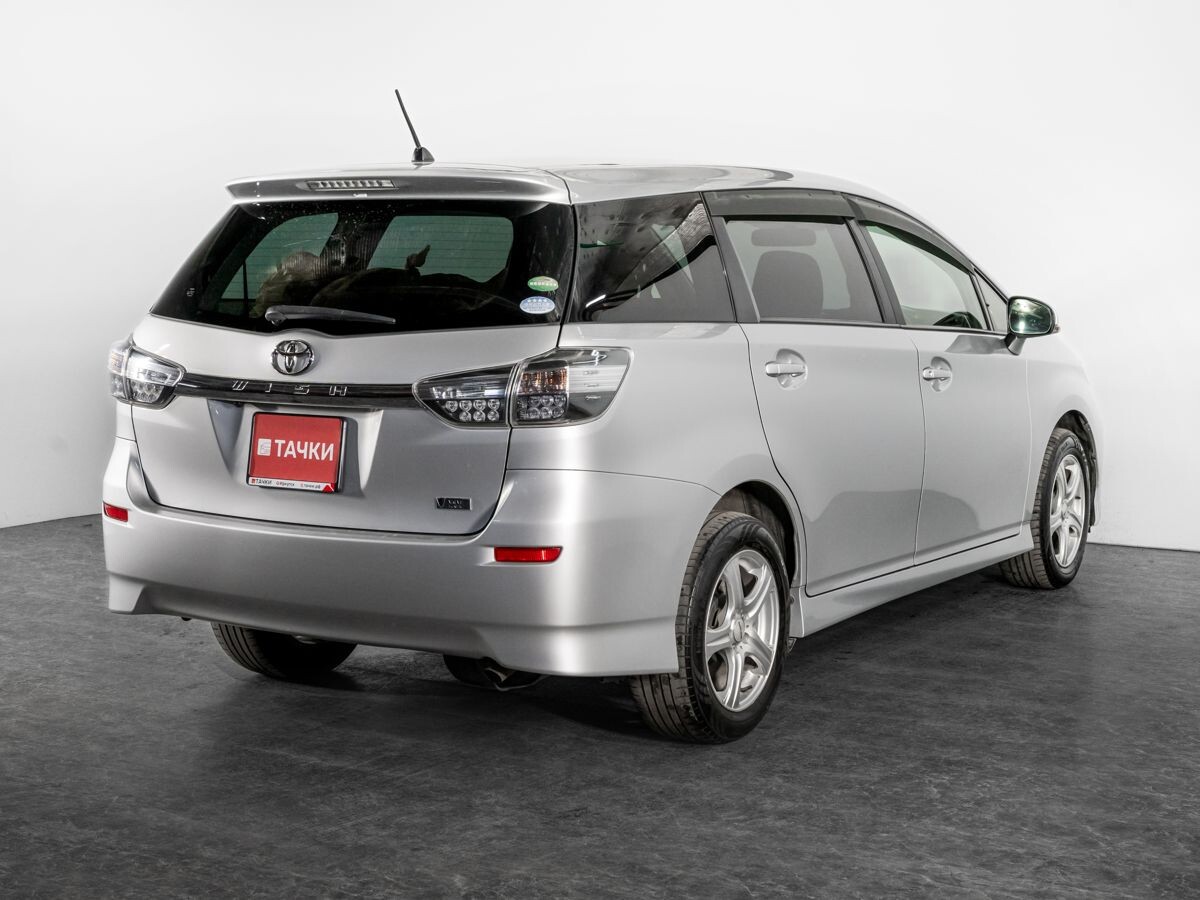 Toyota Wish 2016 - фото автомобиля
