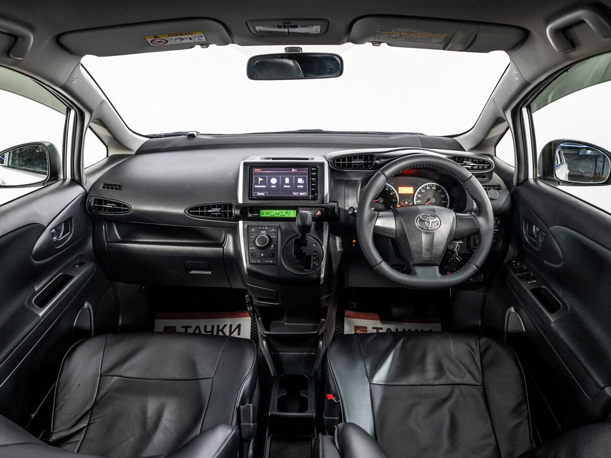 Toyota Wish 2016 - фото автомобиля