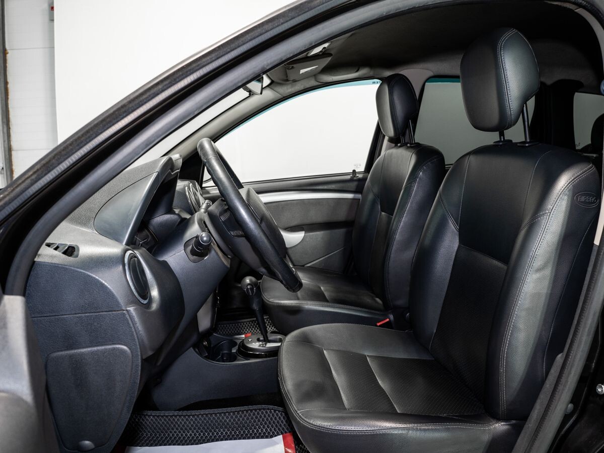 Renault Duster 2012 - фото автомобиля