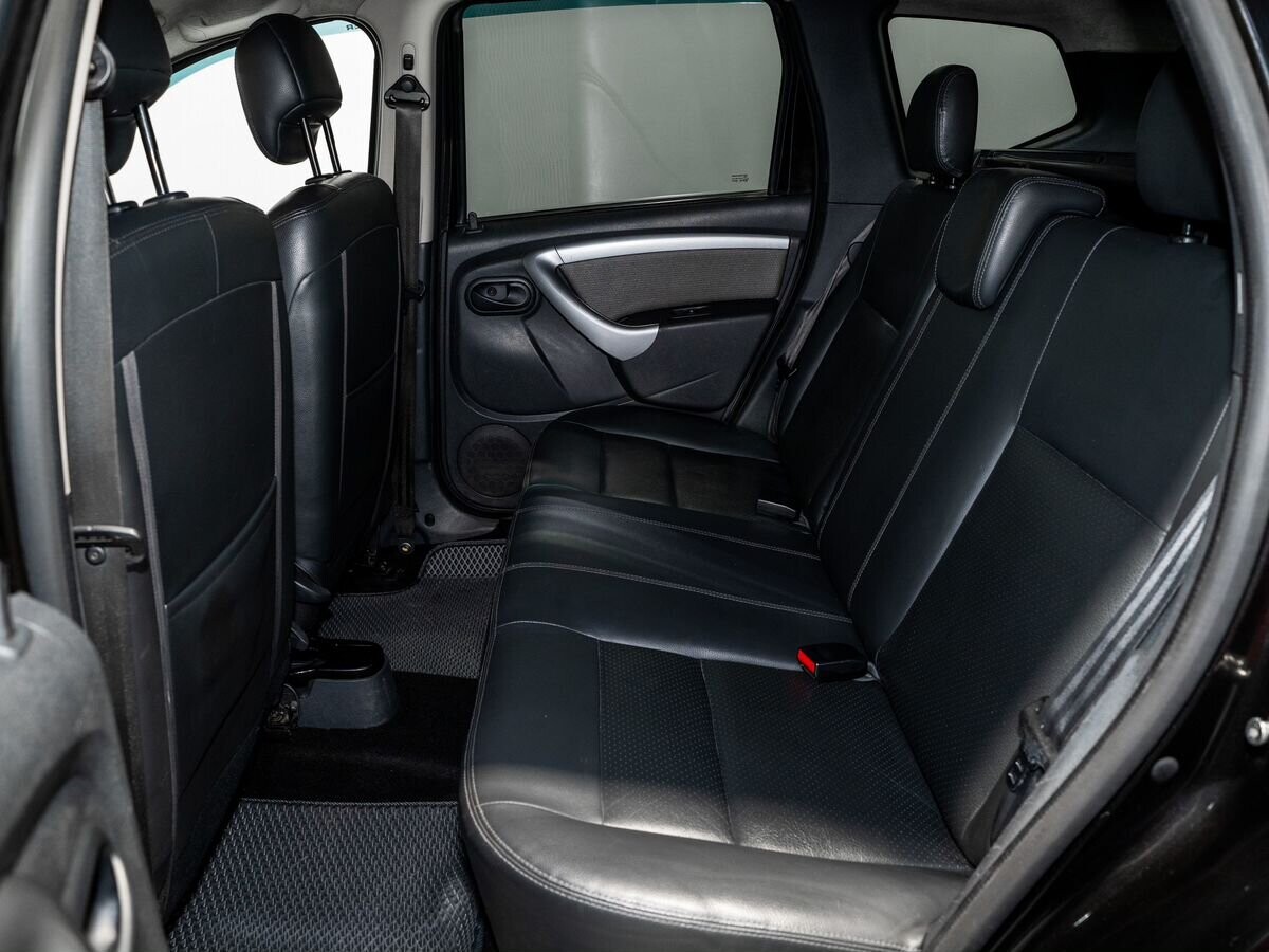 Renault Duster 2012 - фото автомобиля