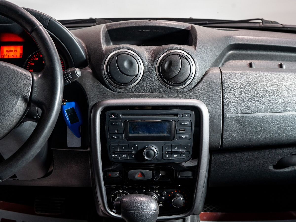 Renault Duster 2012 - фото автомобиля