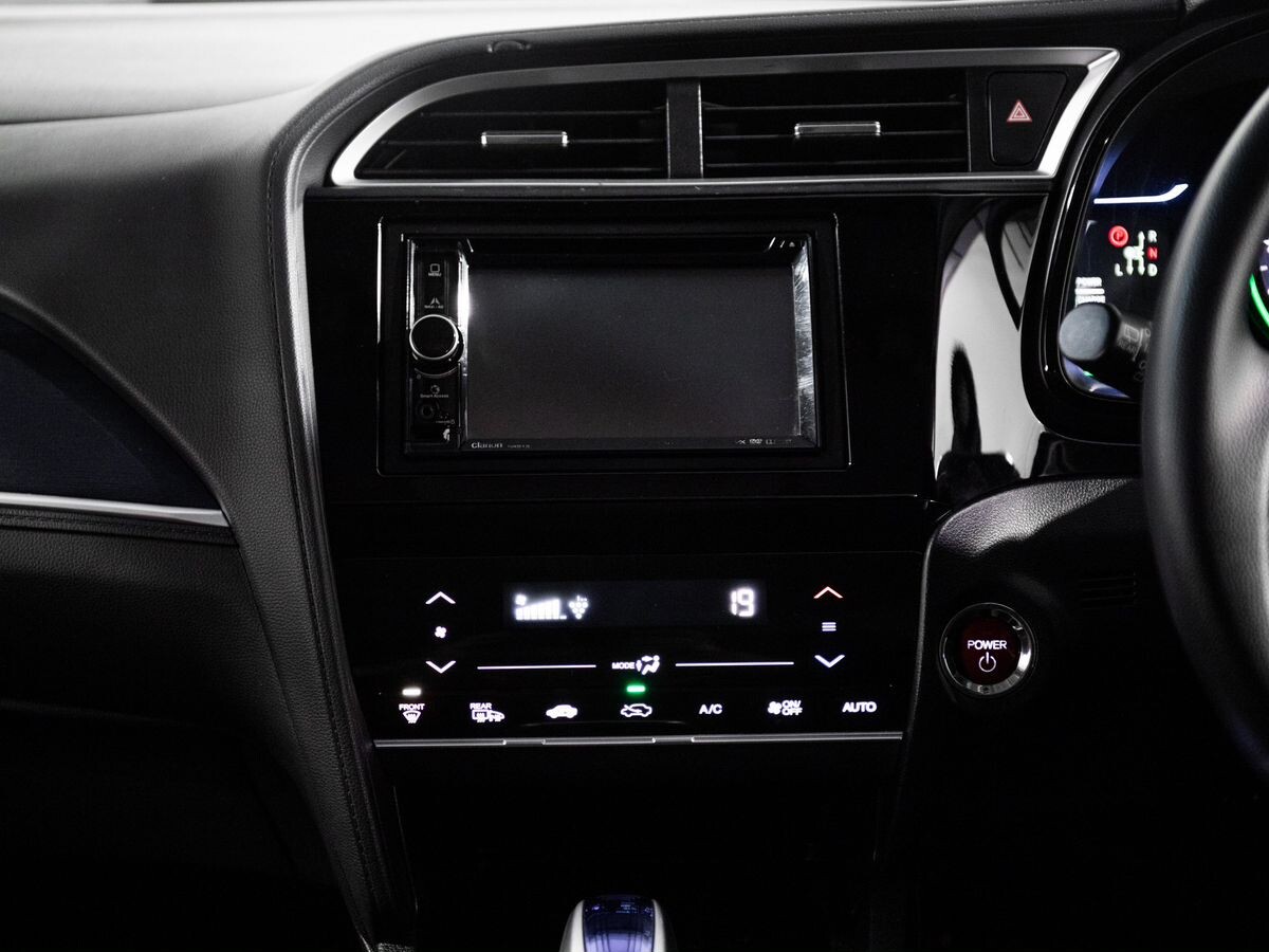 Honda Shuttle 2016 - фото автомобиля