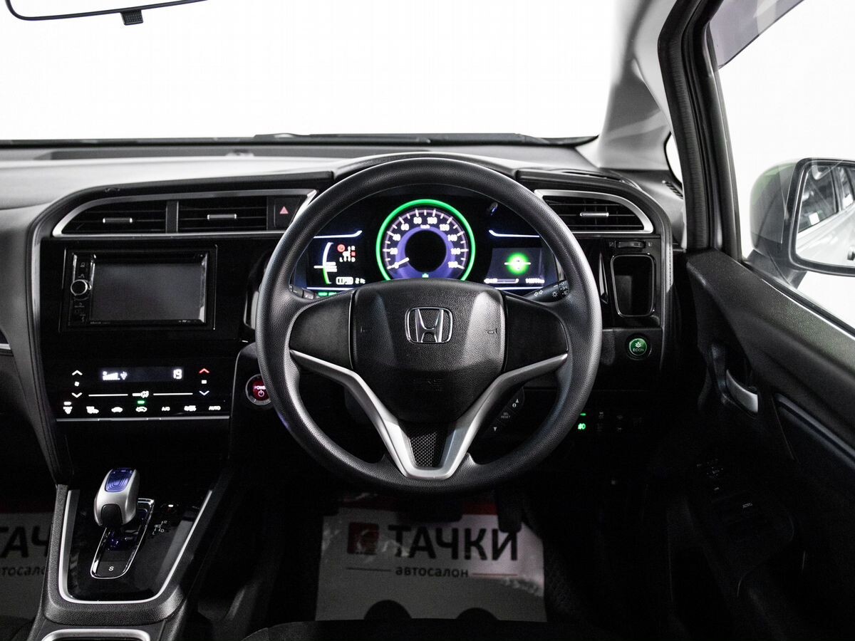 Honda Shuttle 2016 - фото автомобиля