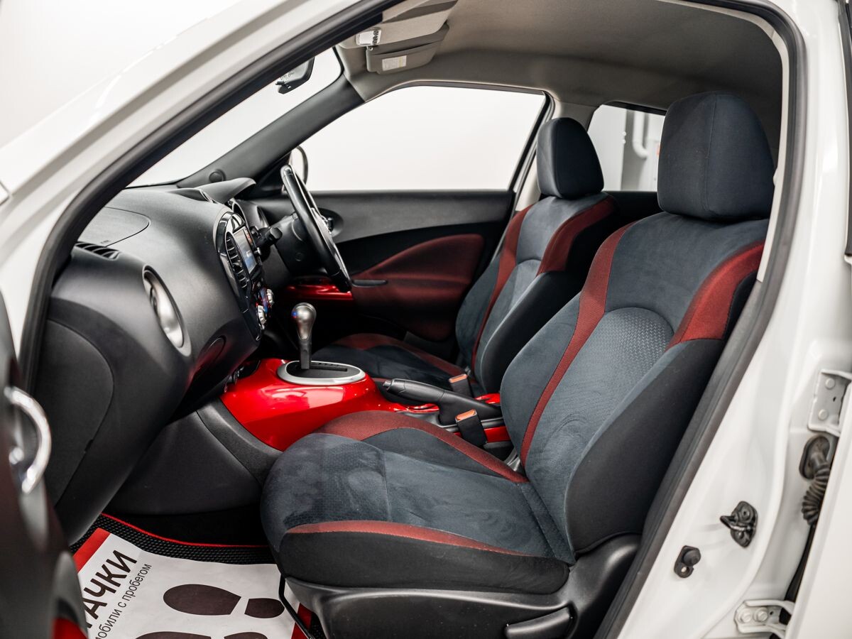 Nissan Juke 2012 - фото автомобиля