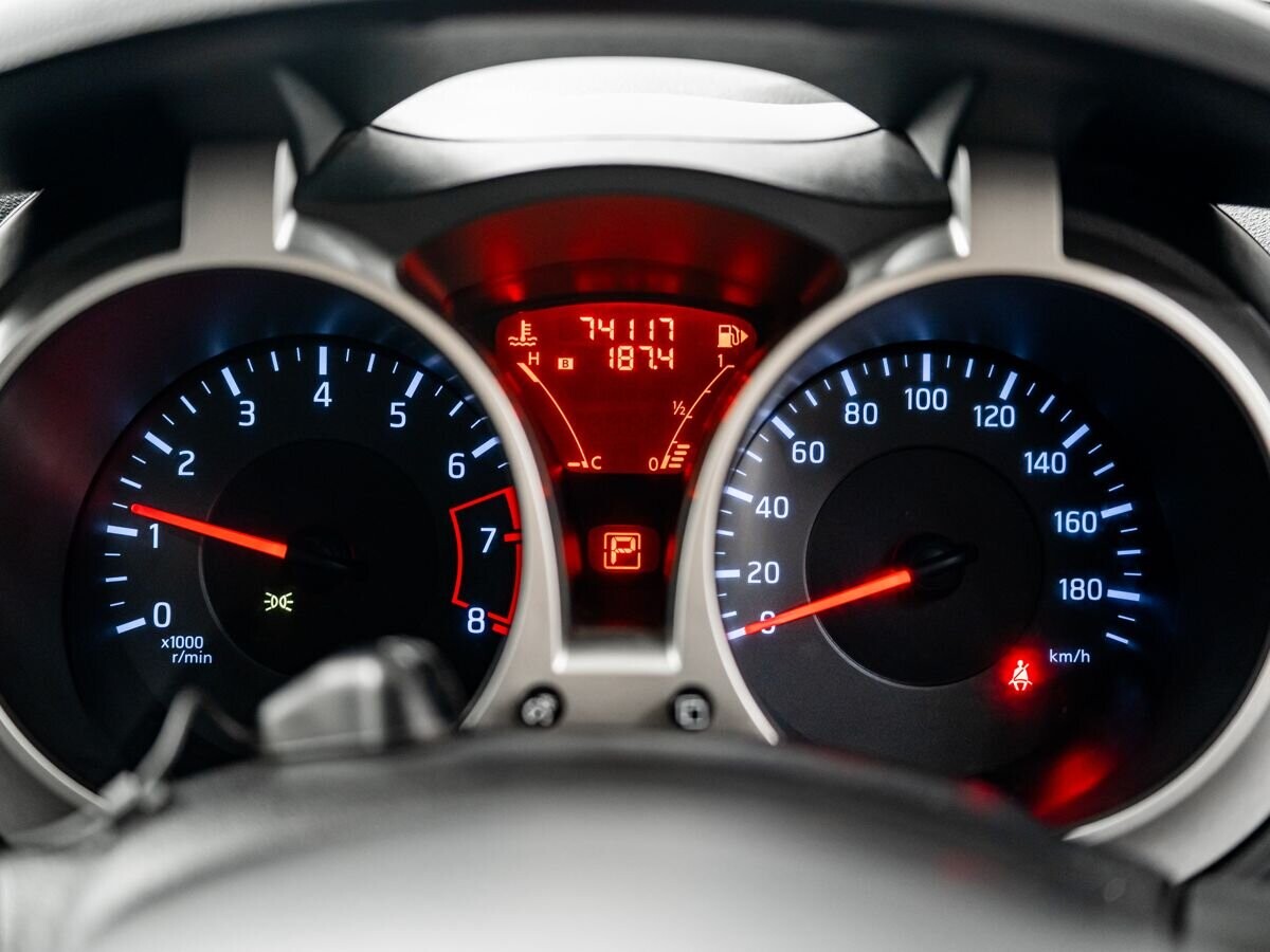 Nissan Juke 2012 - фото автомобиля