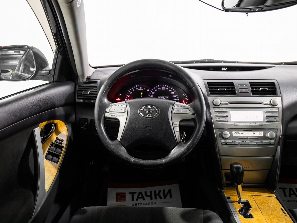 Toyota Camry 2006 - фото автомобиля