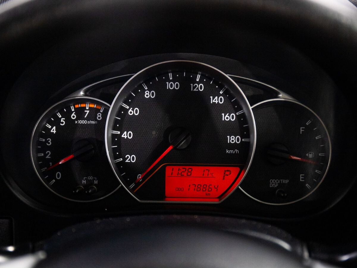 Toyota Ractis 2012 - фото автомобиля