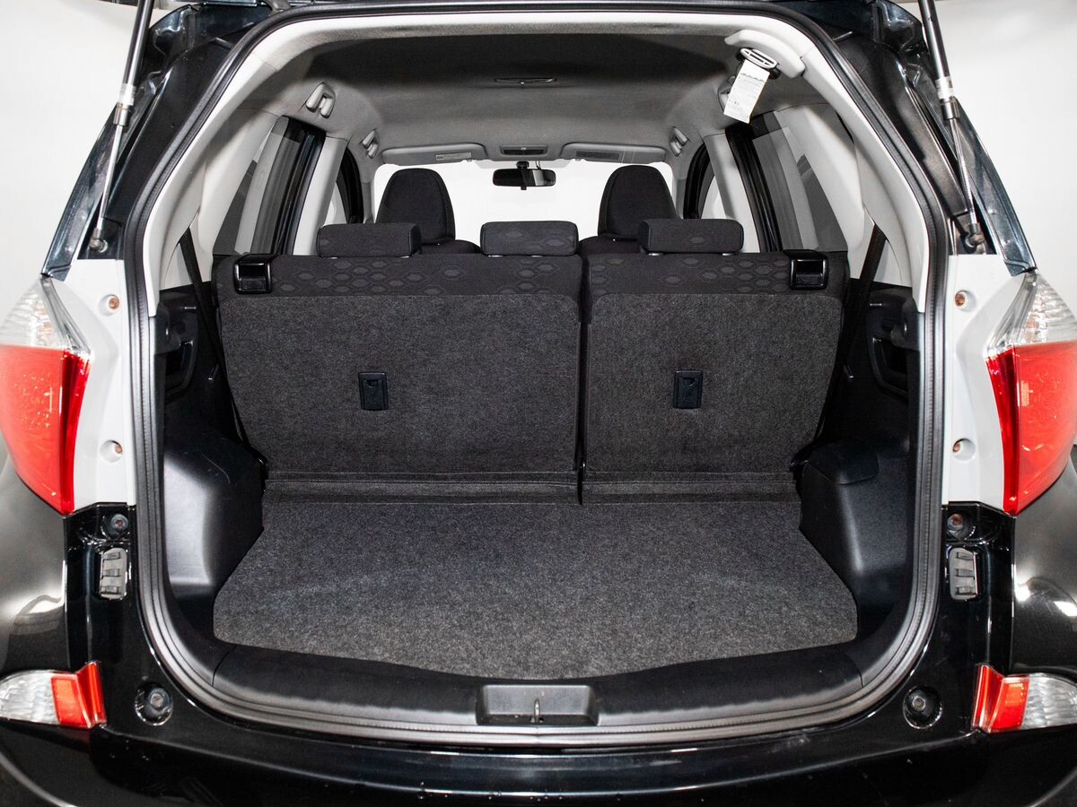 Toyota Ractis 2012 - фото автомобиля