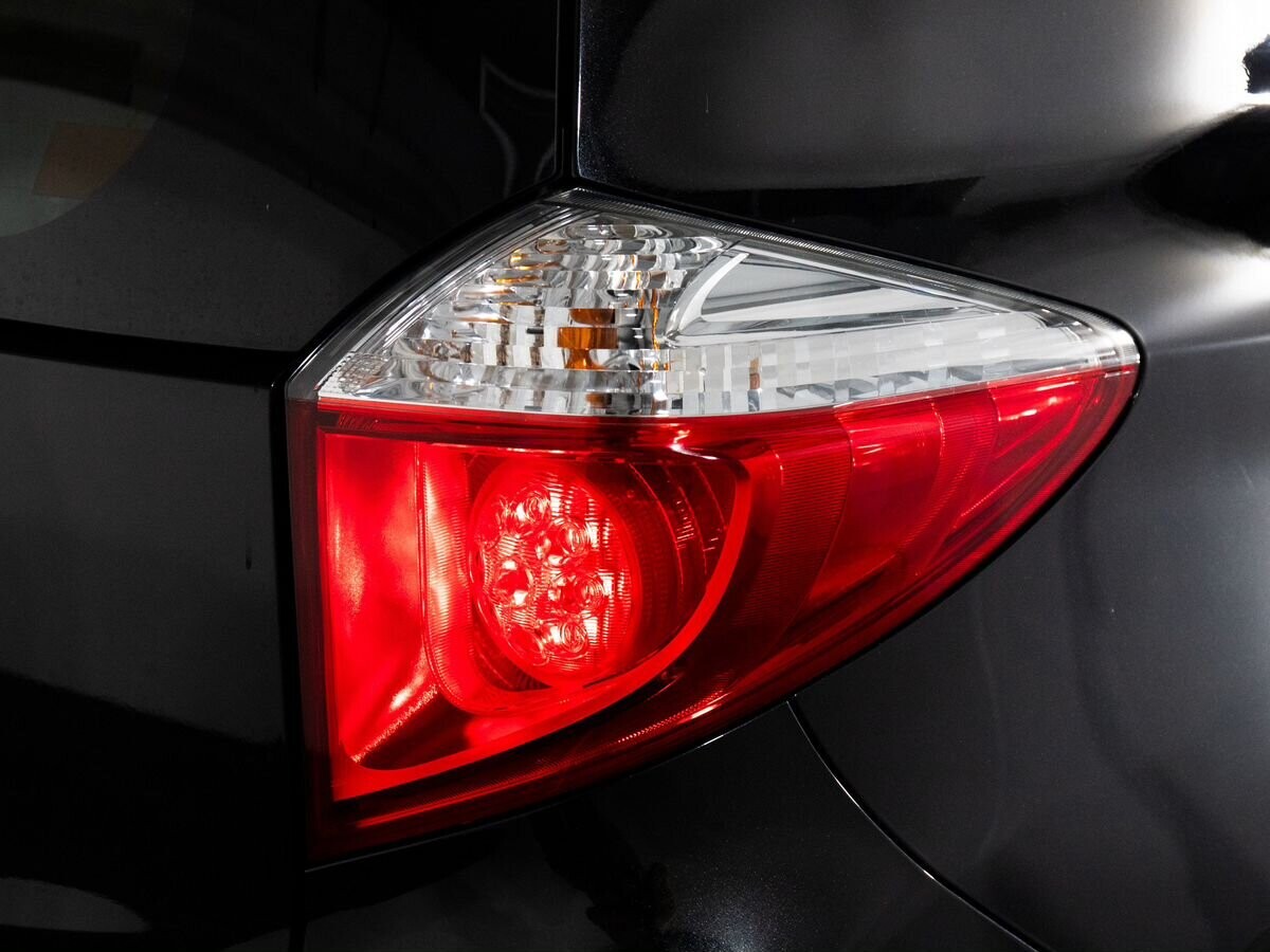 Toyota Ractis 2012 - фото автомобиля