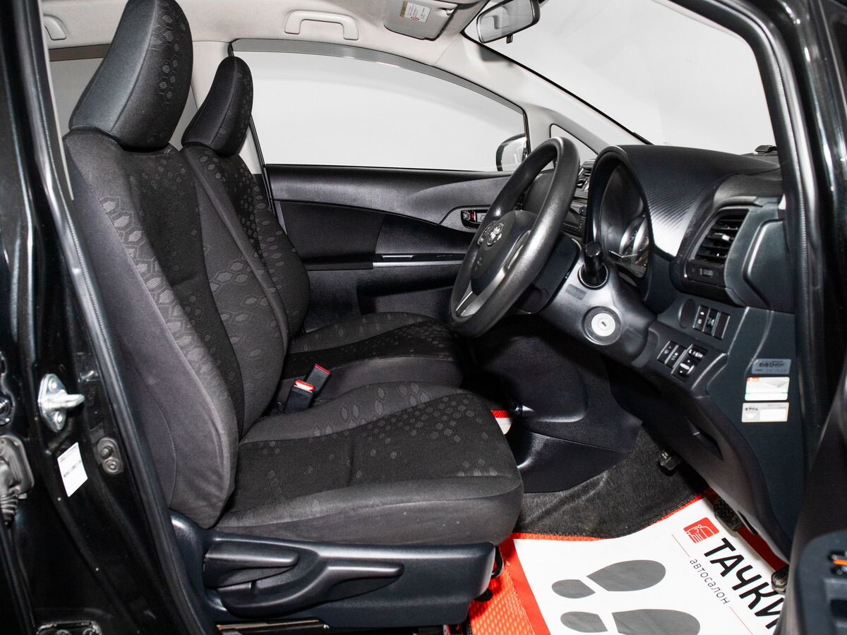 Toyota Ractis 2012 - фото автомобиля