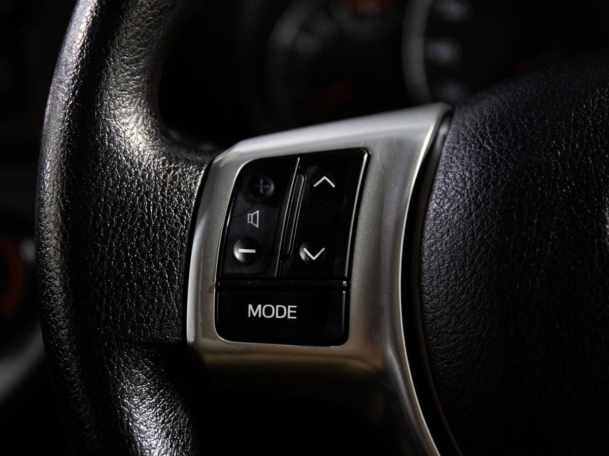 Toyota Ractis 2012 - фото автомобиля