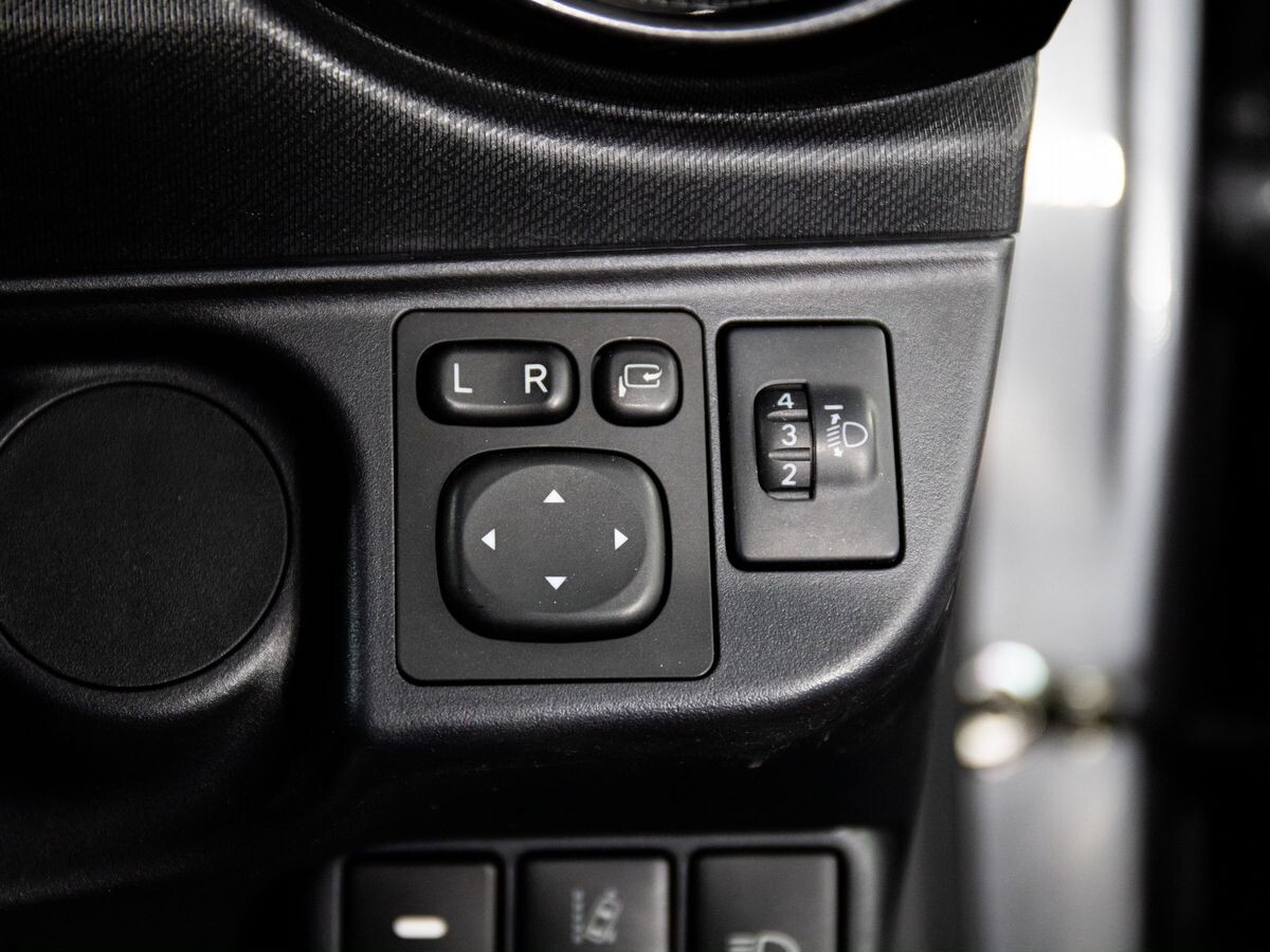 Toyota Aqua 2018 - фото автомобиля