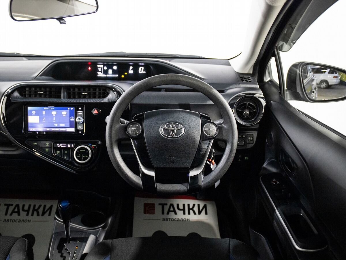 Toyota Aqua 2018 - фото автомобиля