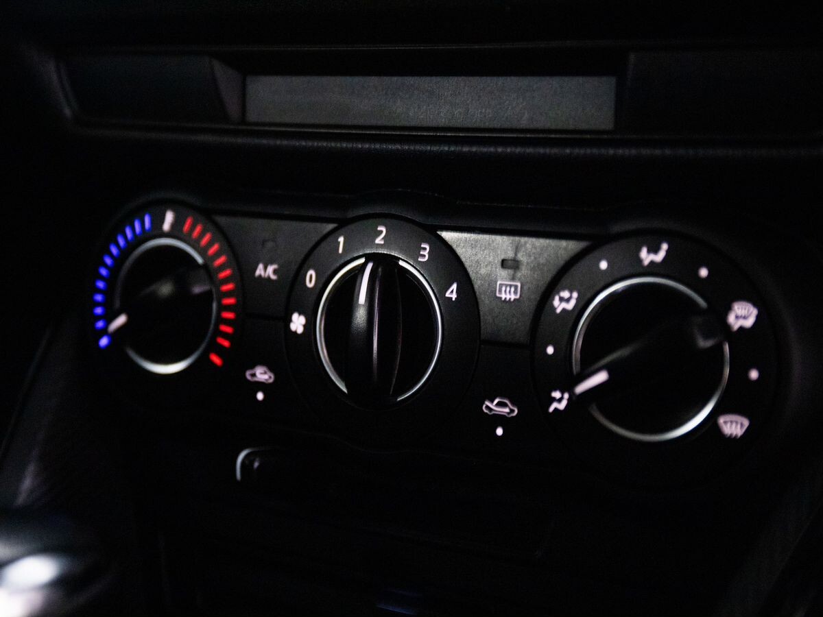 Mazda Demio 2017 - фото автомобиля