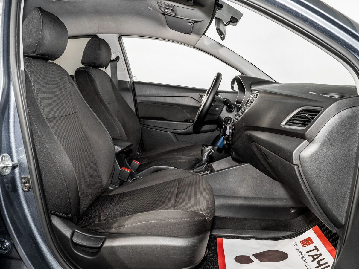 Hyundai Solaris 2017 - фото автомобиля