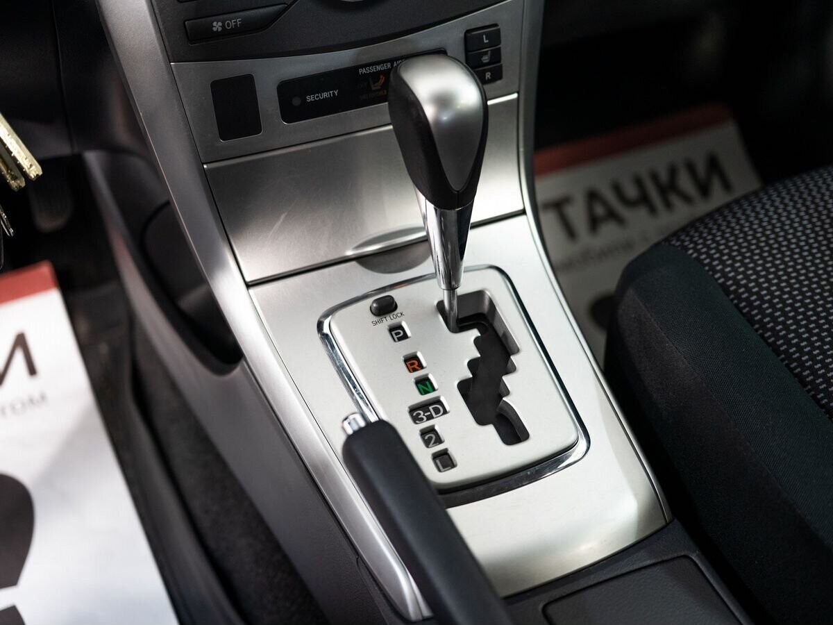 Toyota Corolla 2011 - фото автомобиля