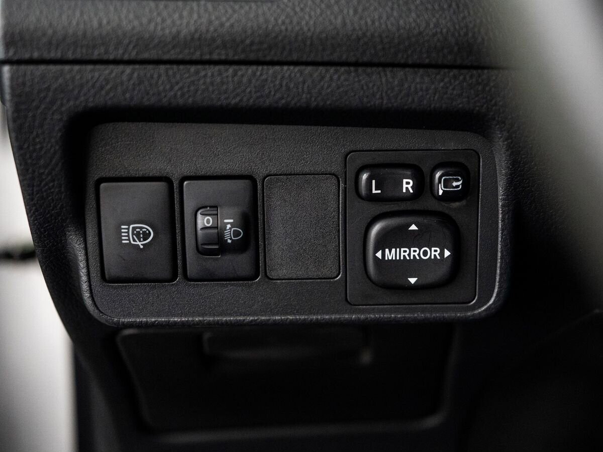 Toyota Corolla 2011 - фото автомобиля