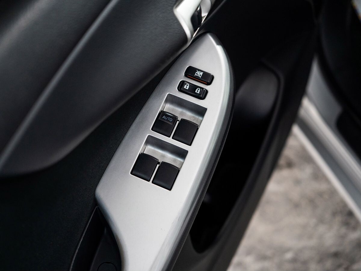 Toyota Corolla 2011 - фото автомобиля