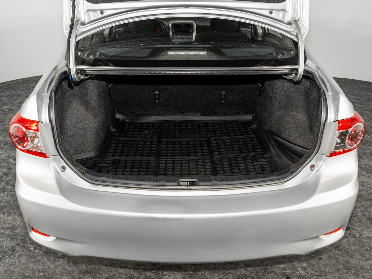 Toyota Corolla 2011 - фото автомобиля