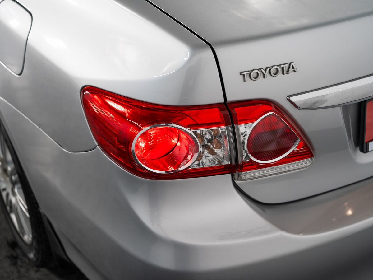Toyota Corolla 2011 - фото автомобиля