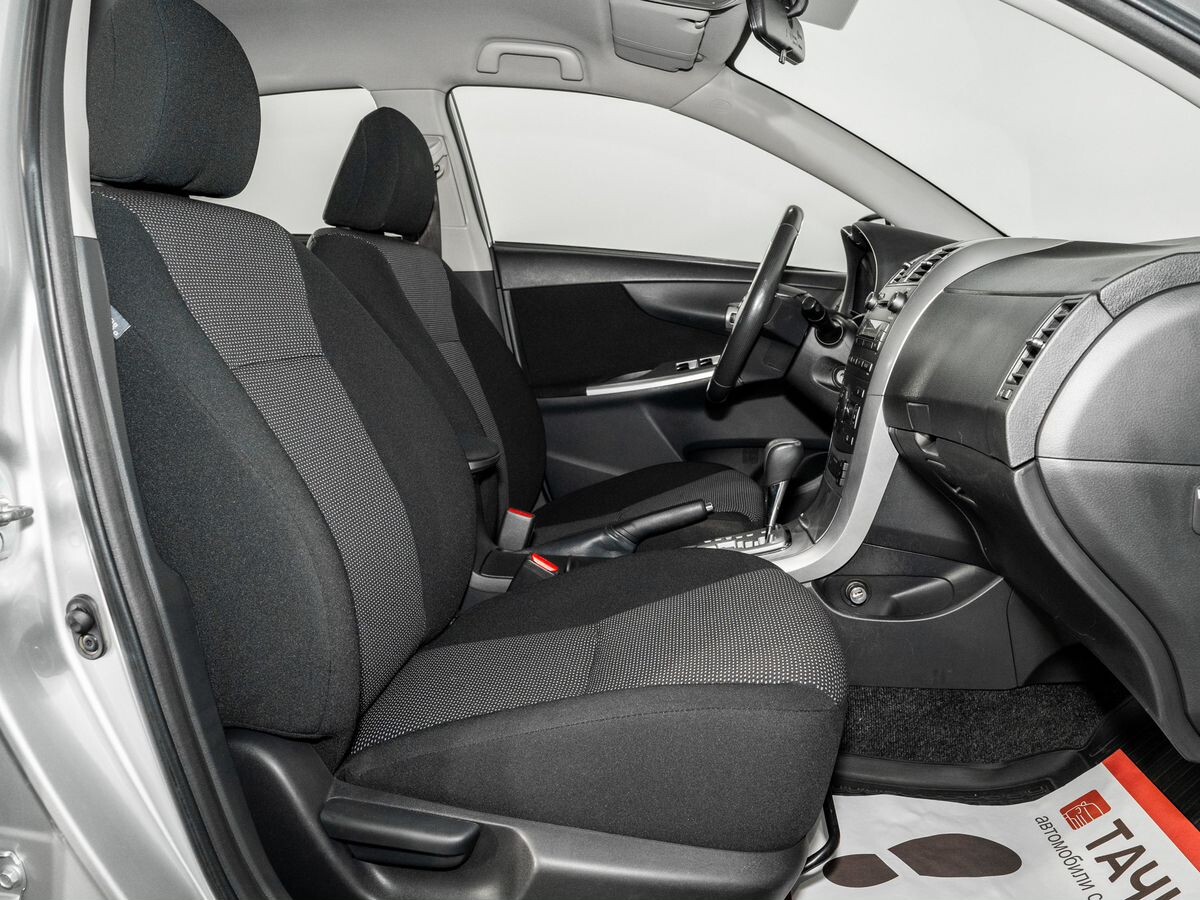 Toyota Corolla 2011 - фото автомобиля