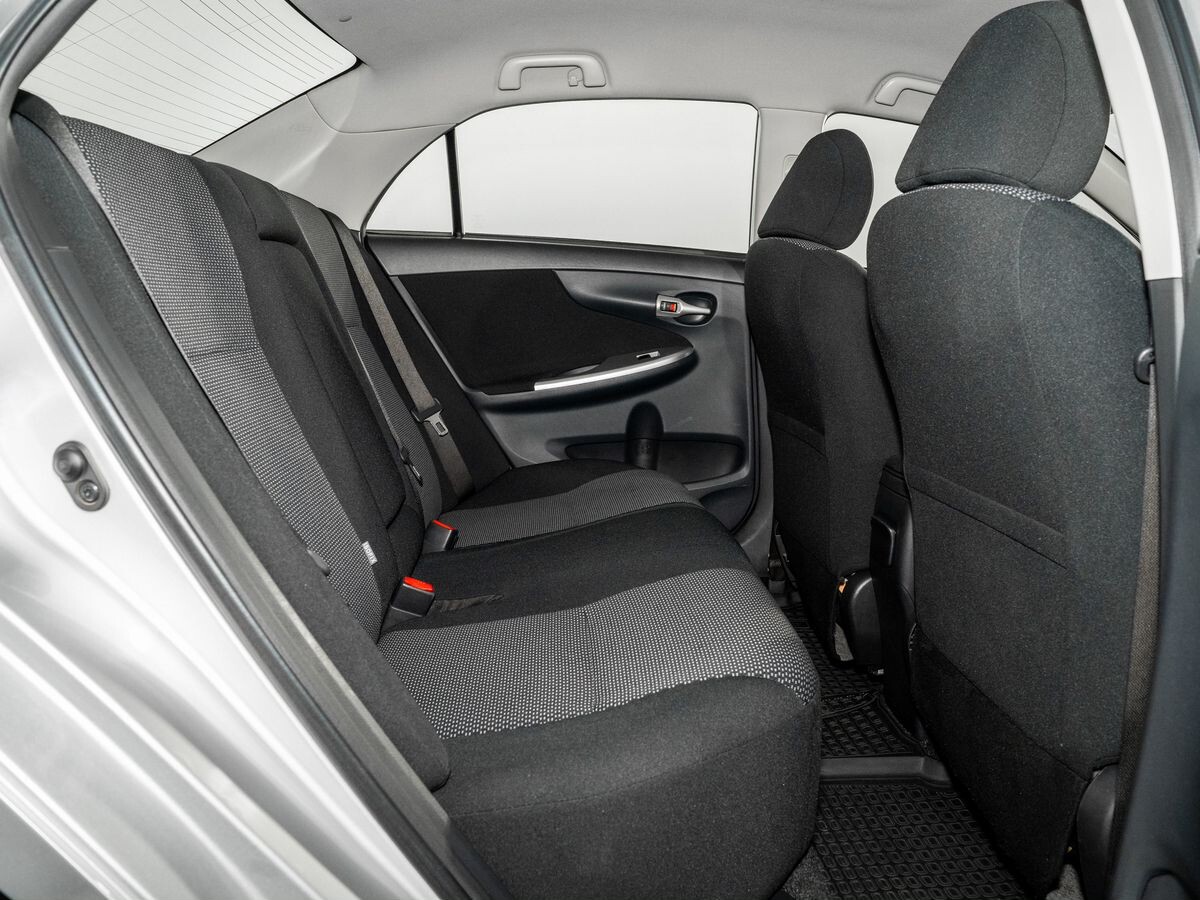 Toyota Corolla 2011 - фото автомобиля