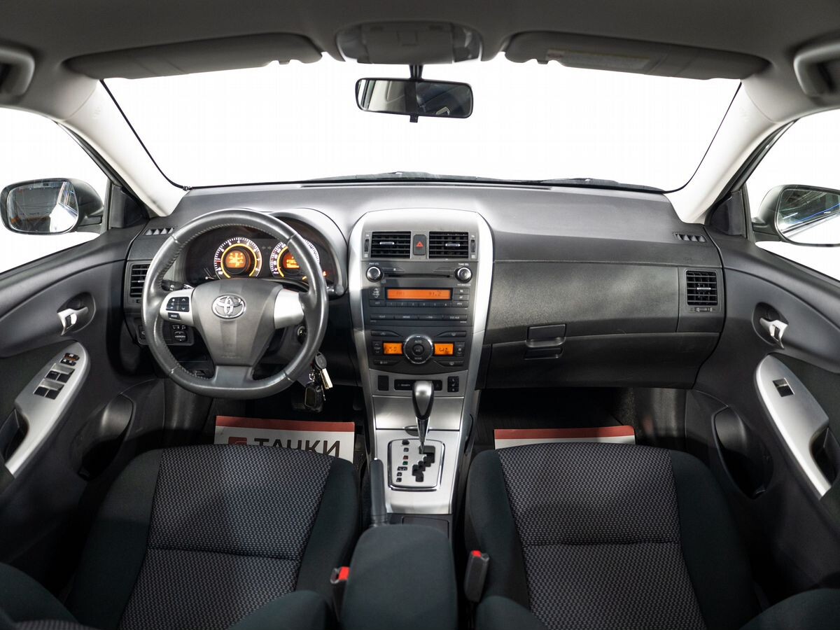 Toyota Corolla 2011 - фото автомобиля