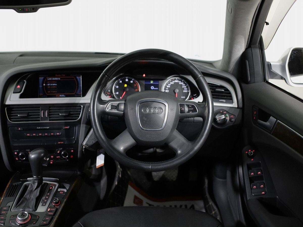 Audi A4 2009 - фото автомобиля