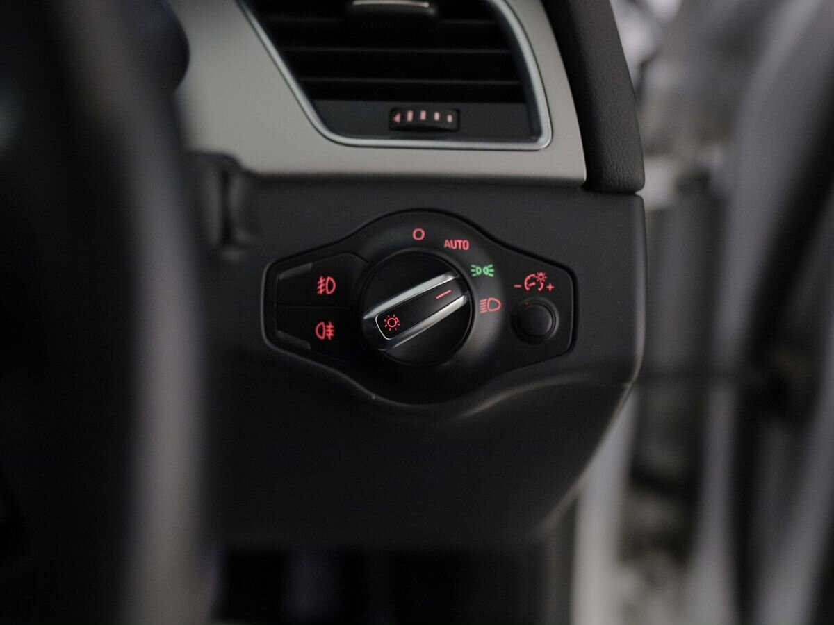 Audi A4 2009 - фото автомобиля