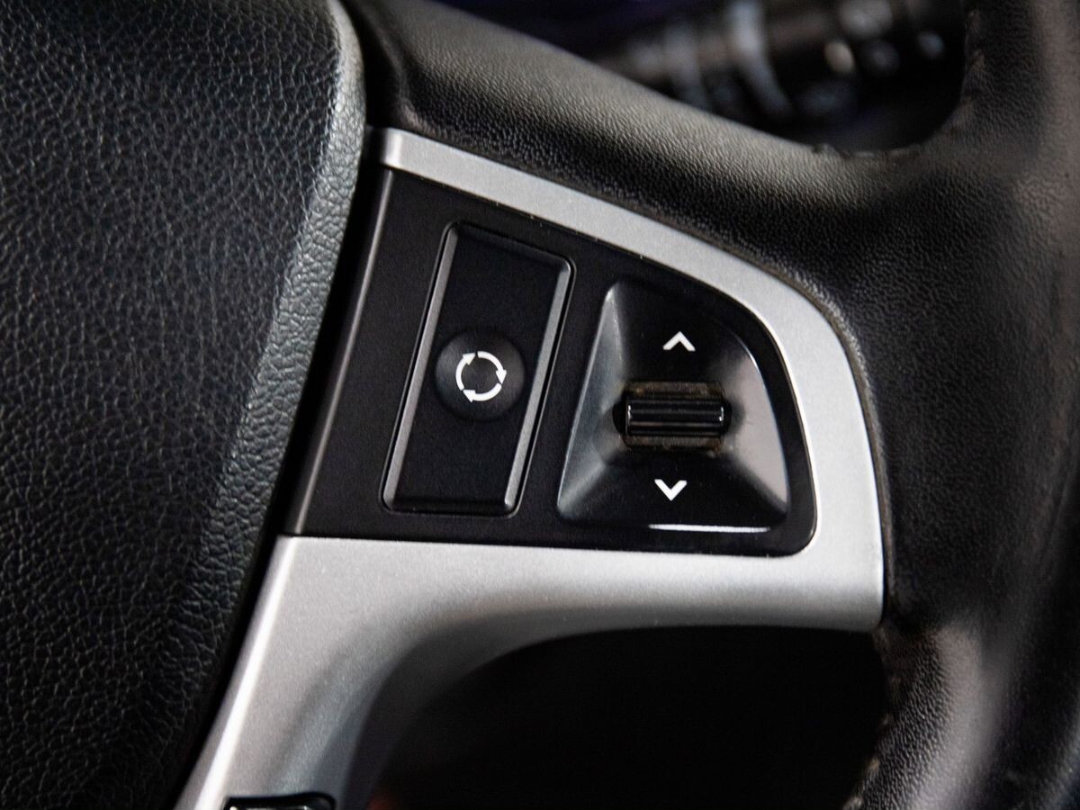 Hyundai Solaris 2012 - фото автомобиля