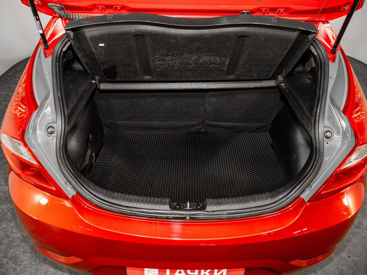 Hyundai Solaris 2012 - фото автомобиля