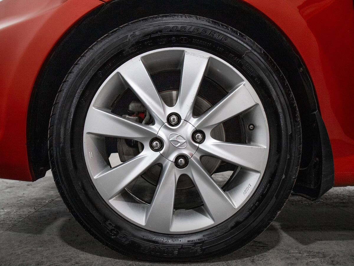 Hyundai Solaris 2012 - фото автомобиля