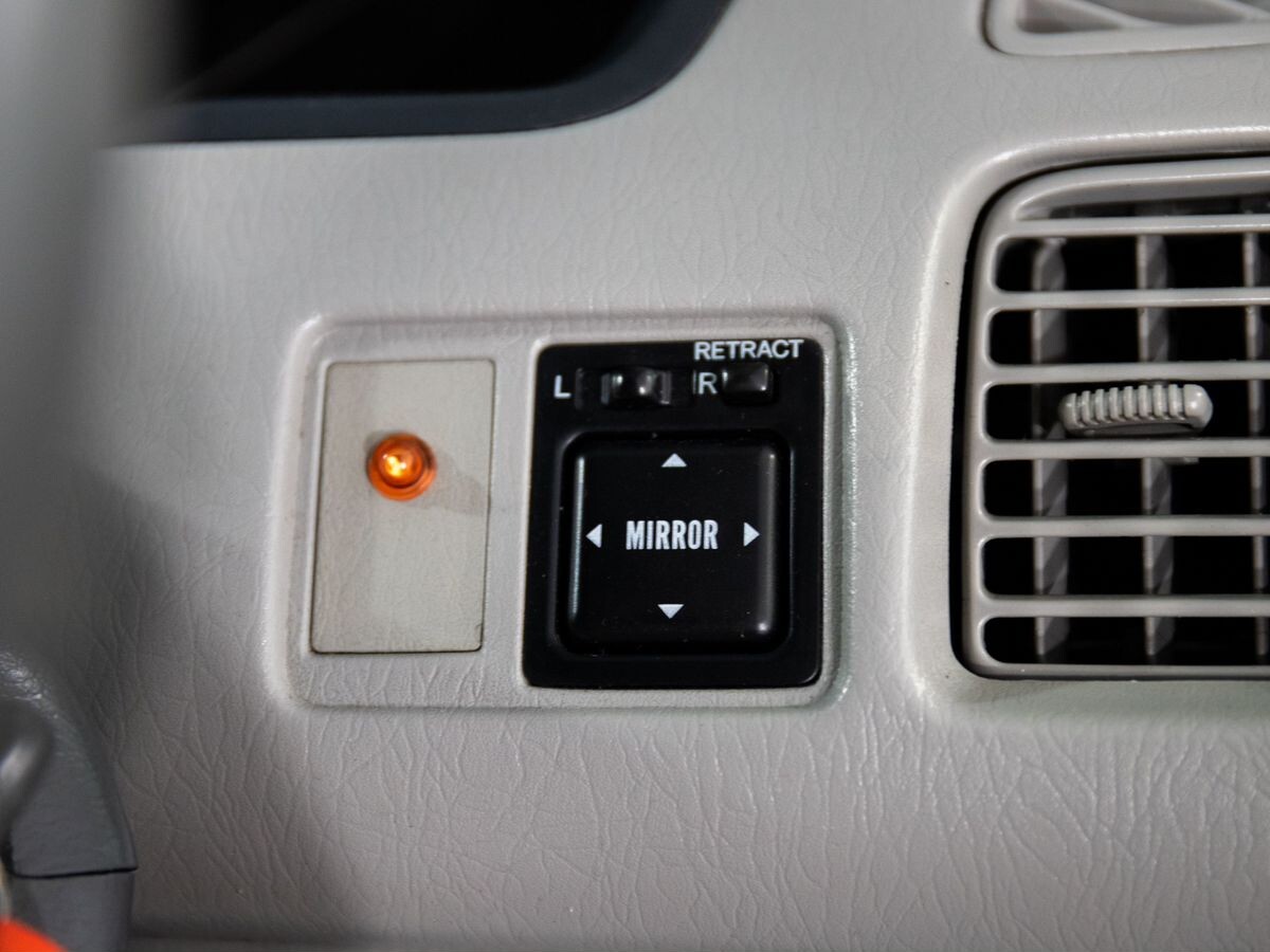 Toyota Nadia 1998 - фото автомобиля