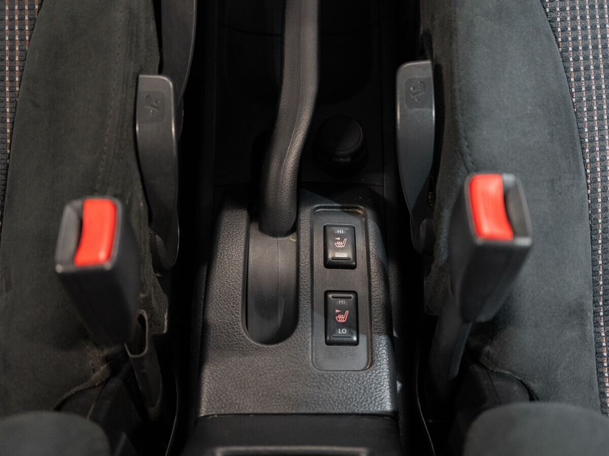 Nissan Tiida 2011 - фото автомобиля