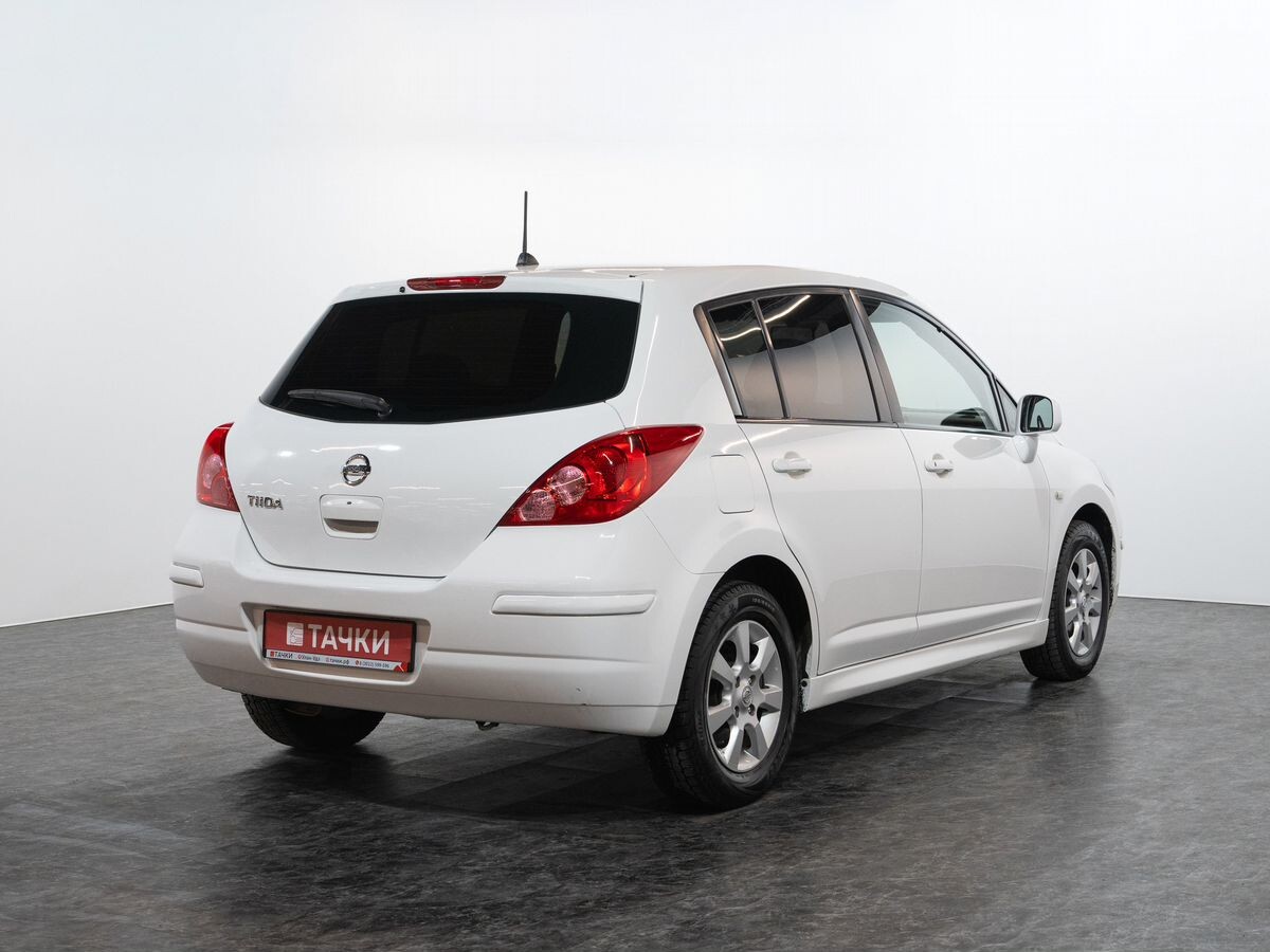 Nissan Tiida 2011 - фото автомобиля