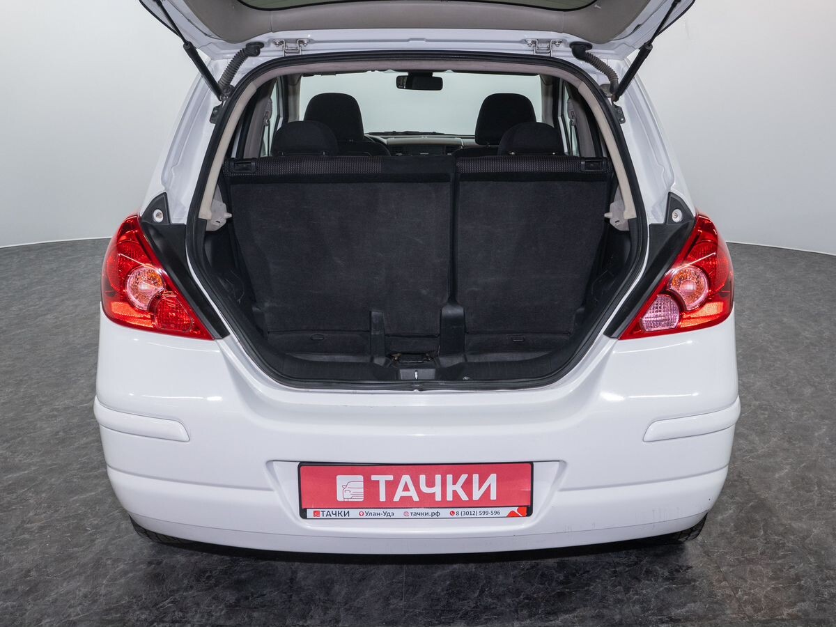 Nissan Tiida 2011 - фото автомобиля