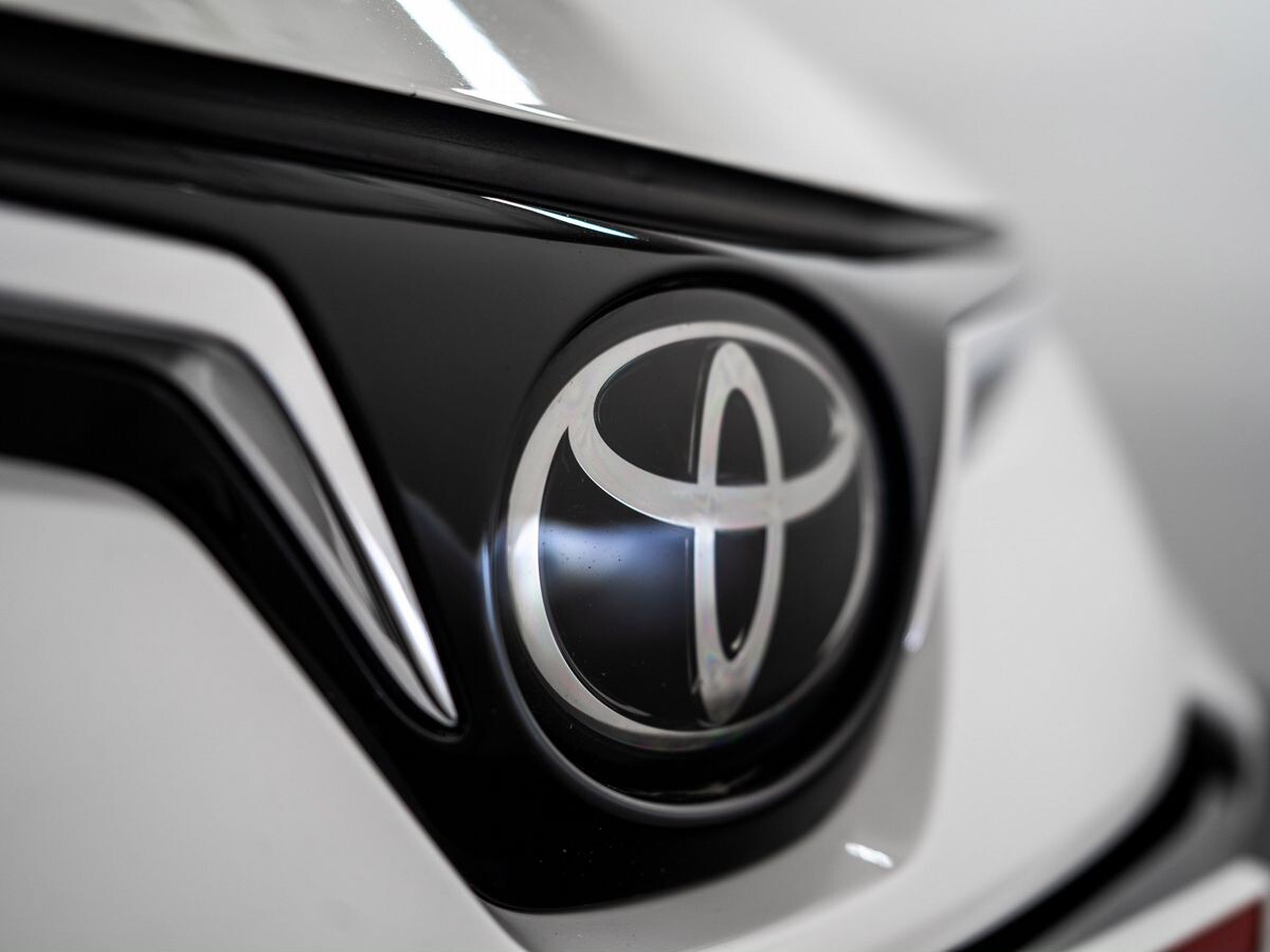 Toyota Corolla 2021 - фото автомобиля