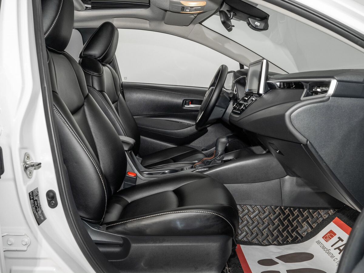 Toyota Corolla 2021 - фото автомобиля