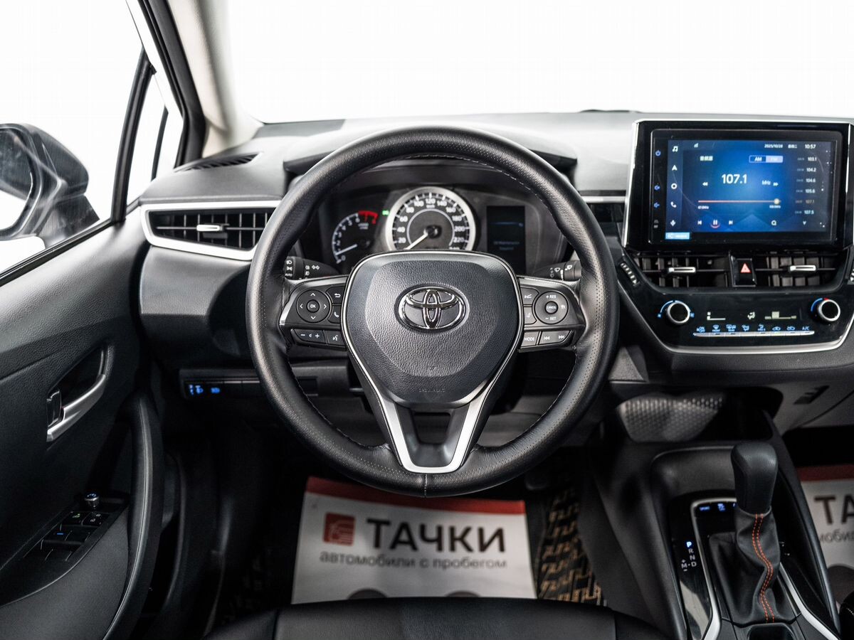 Toyota Corolla 2021 - фото автомобиля