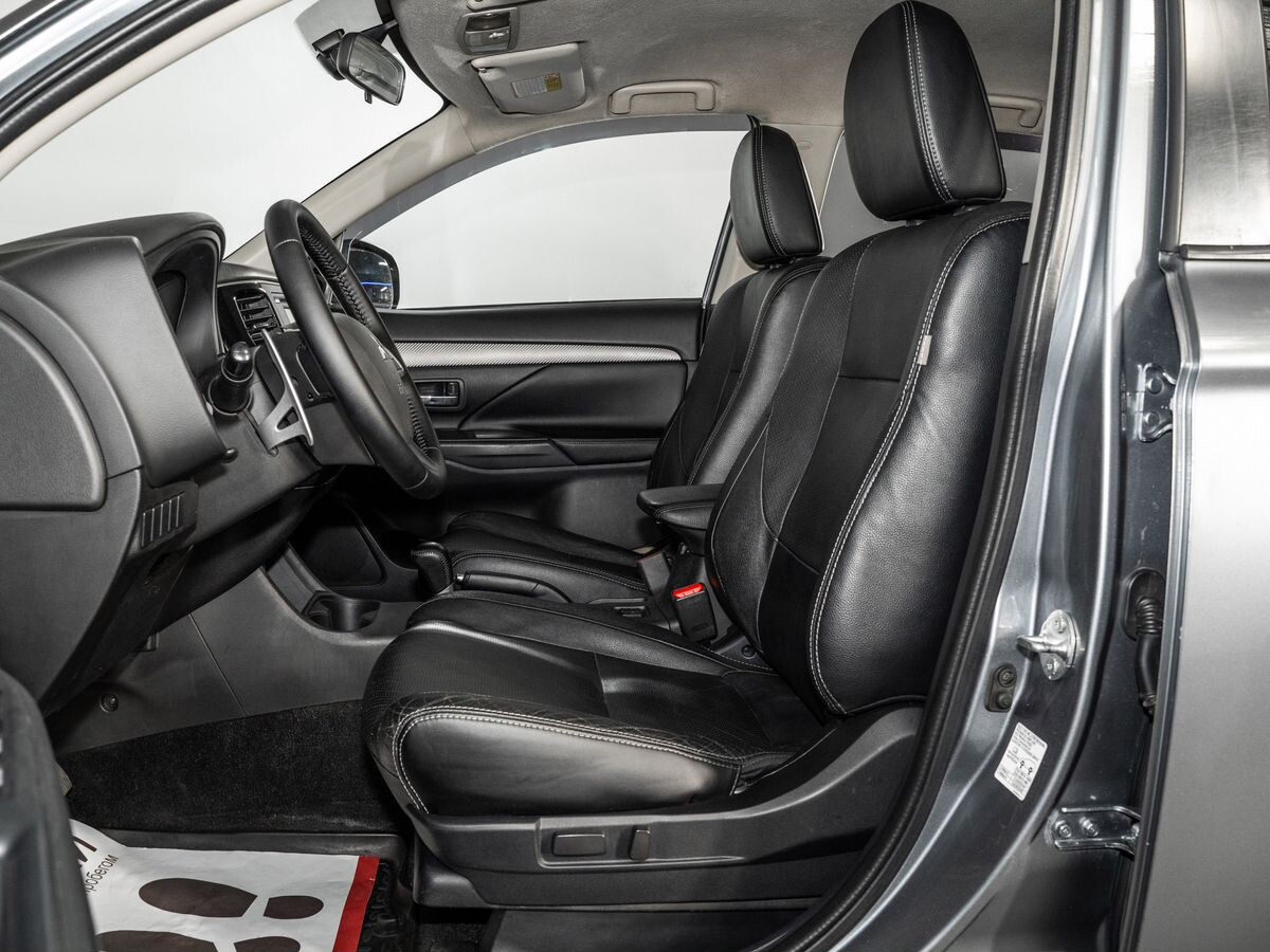 Mitsubishi Outlander 2012 - фото автомобиля