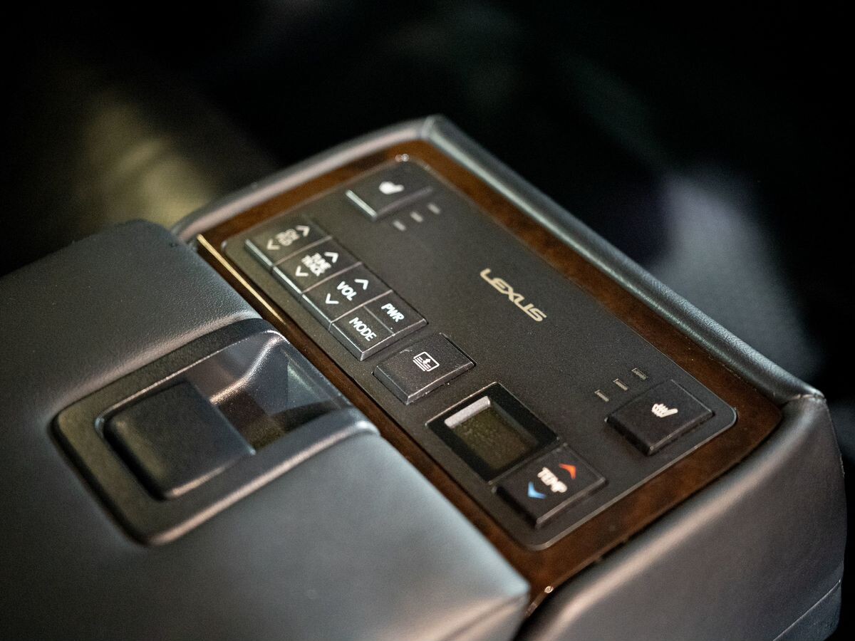 Lexus ES 2015 - фото автомобиля