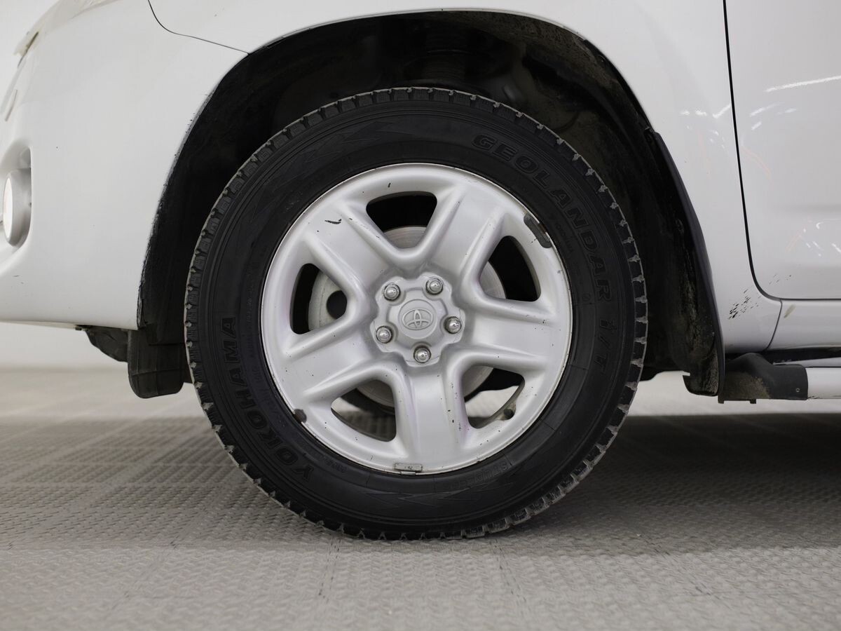 Toyota RAV4 2012 - фото автомобиля