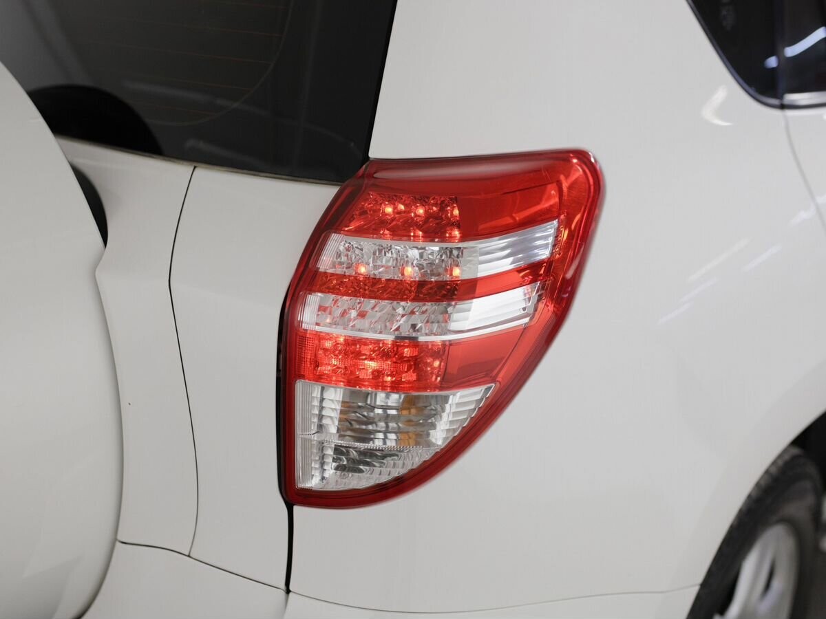 Toyota RAV4 2012 - фото автомобиля