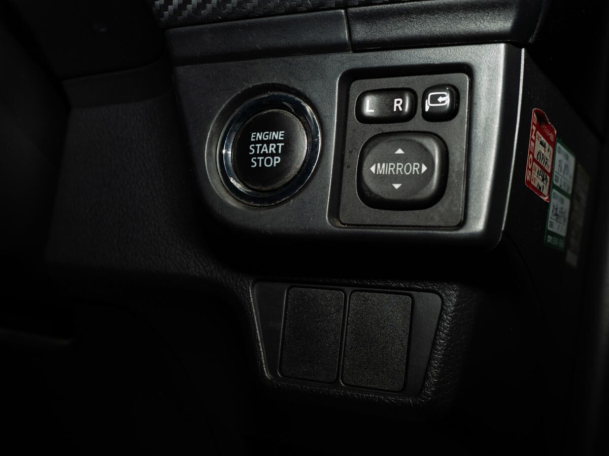 Toyota Corolla 2013 - фото автомобиля