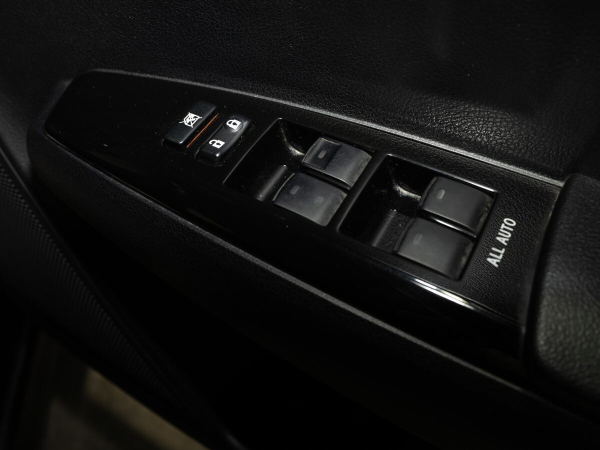 Toyota Corolla 2013 - фото автомобиля