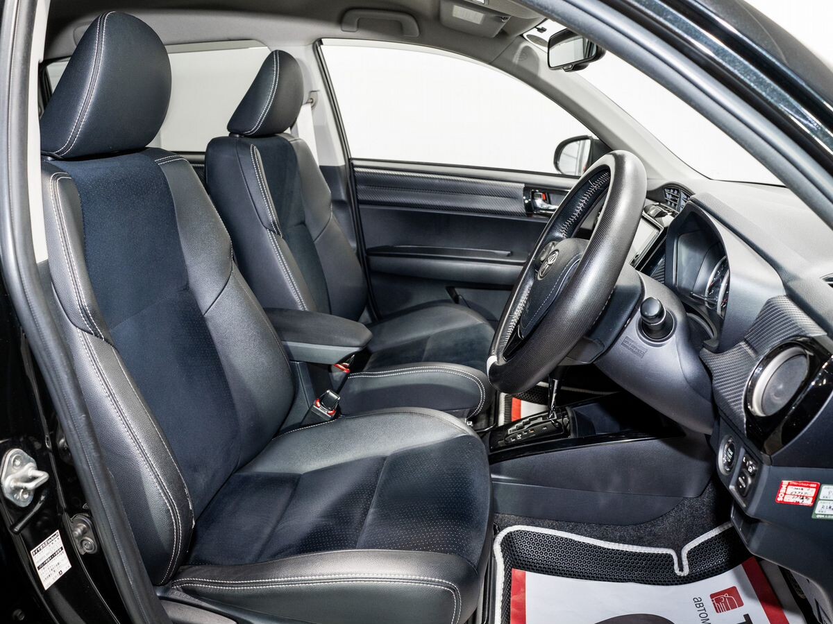 Toyota Corolla 2013 - фото автомобиля