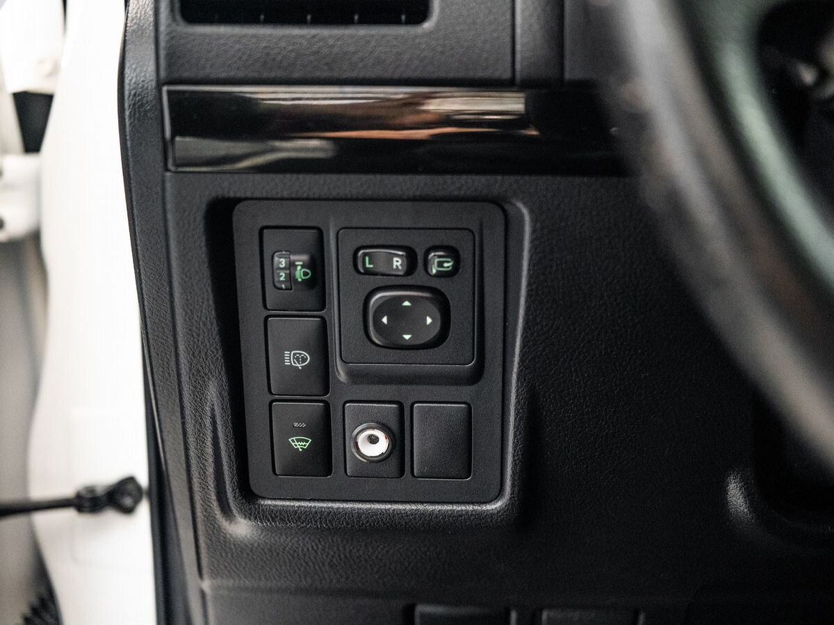 Toyota Land Cruiser Prado 2013 - фото автомобиля